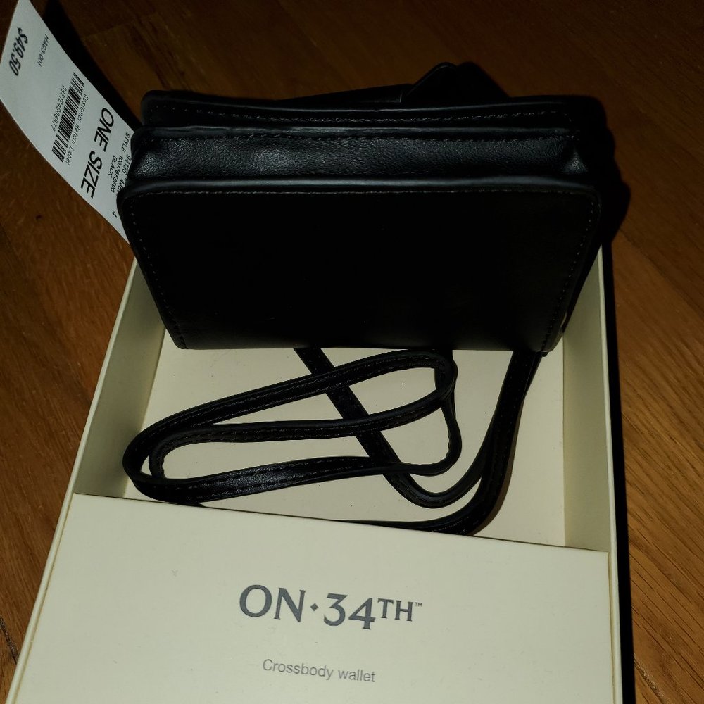 On 34th Cross Body Wallet - Picture 3 of 4